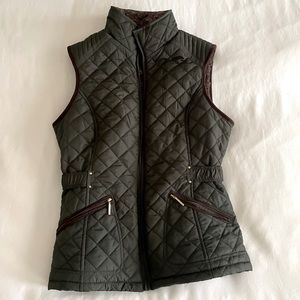 Quilted rider vest lined with faux fur